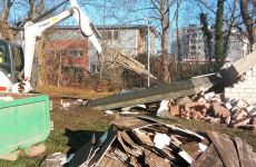 2416052 Dach fällt.jpg